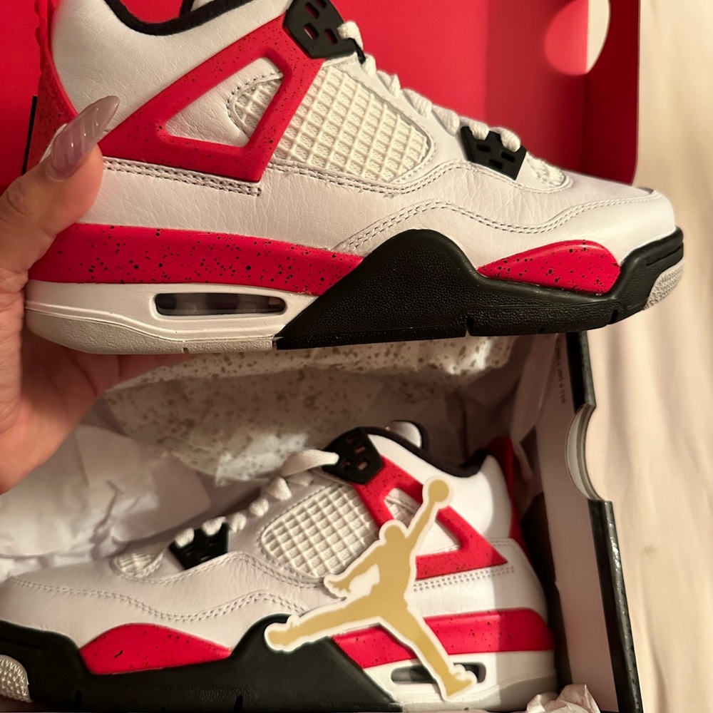 Air Jordan 4 Retro white/fire red-black
Big Kids' Shoes
Size: 4.5Y